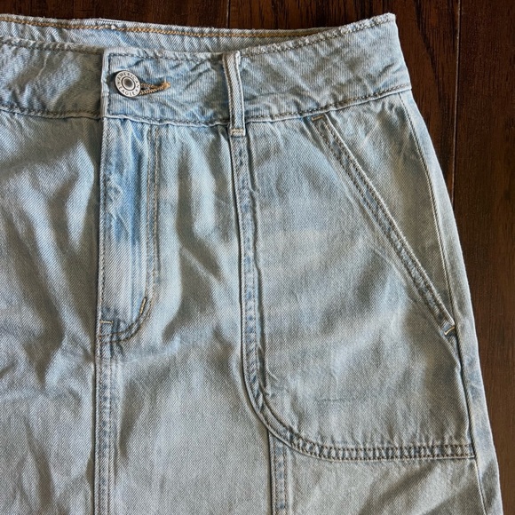 American Eagle Outfitters Dresses & Skirts - American Eagle Outfitters Light Wash Denim Skirt